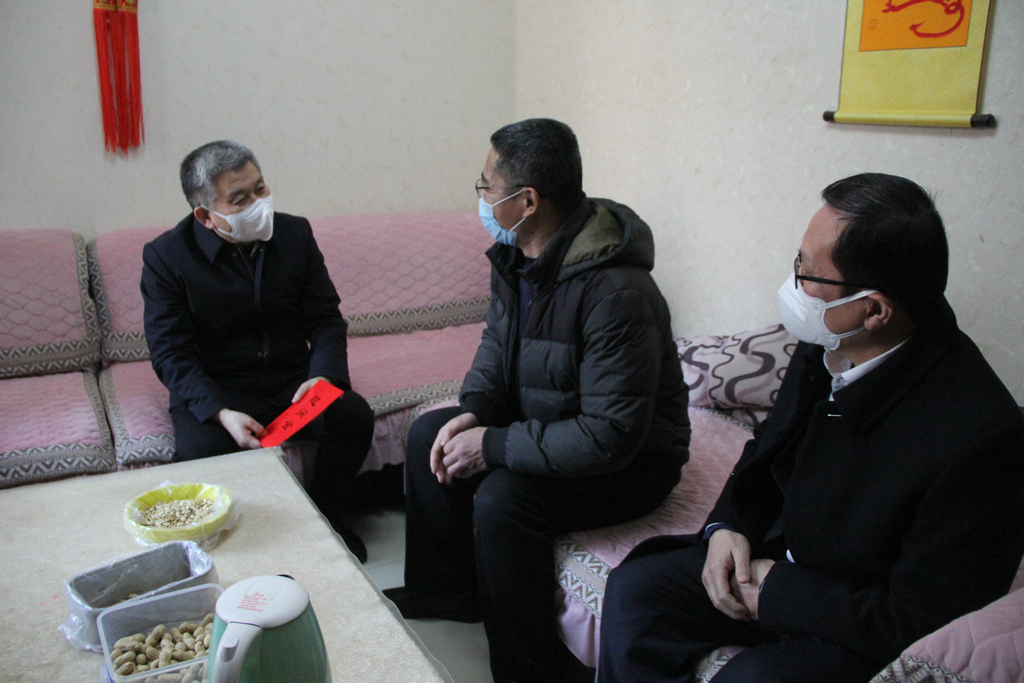 市委常委、副市長賈剛走訪慰問公司困難職工